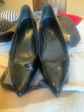 Saint Laurent Nero flats